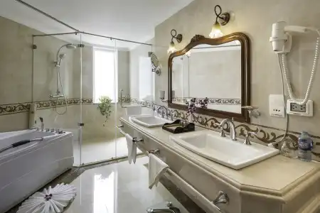 Grand Saigon - 125