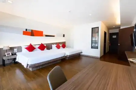 J Pattaya - 6