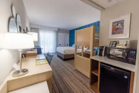Howard Johnson by Wyndham Anaheim and Water Playground - 51