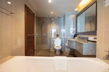 J Pattaya - 128