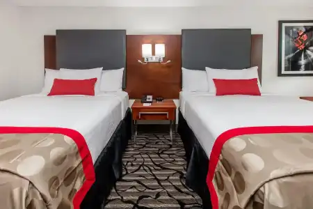 Ramada by Wyndham Austin South - 24
