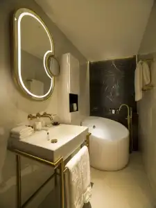 The Guardsman and Residences - 67