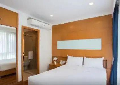 Adelphi Grande Sukhumvit - 42
