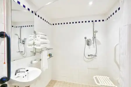 Hilton Garden Inn Bristol City Centre - 12