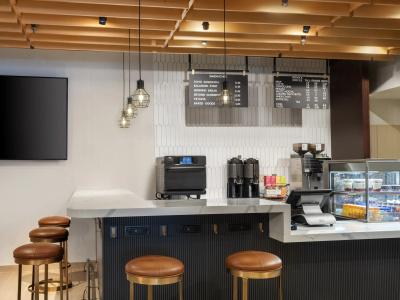 Courtyard by Marriott New York Manhattan/SoHo - 22