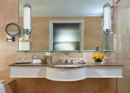 Omni Berkshire Place - 60