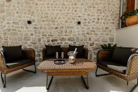 and Restaurant CONTE - 57