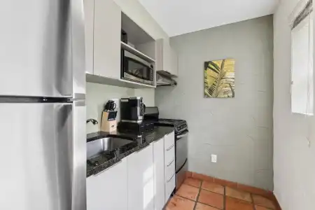 Kasa El Paseo Miami Beach - 55