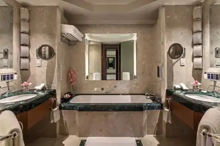 The Peninsula Bangkok - 39