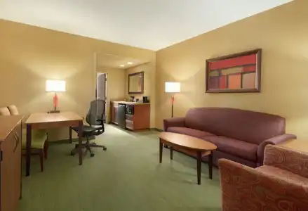 Embassy Suites by Hilton E Peoria Riverfront Conf Center - 45