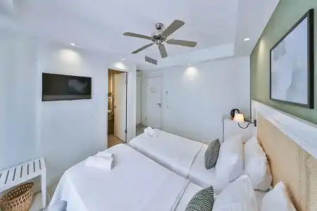 Livia Kaş - 22