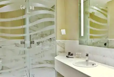 DoubleTree by Hilton Doha Old Town - 45