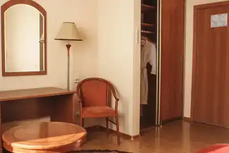 Gloria Business - 105