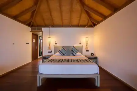 Vilamendhoo Island Resort & Spa - 1