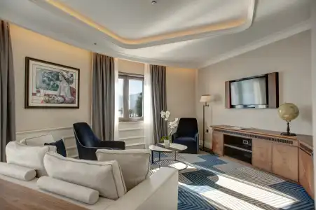 Boutique la Roche - 65