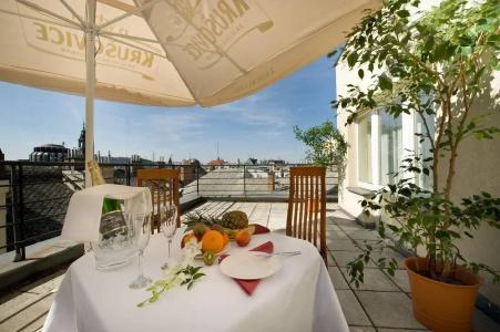 Ramada by Wyndham Prague City Centre - 52