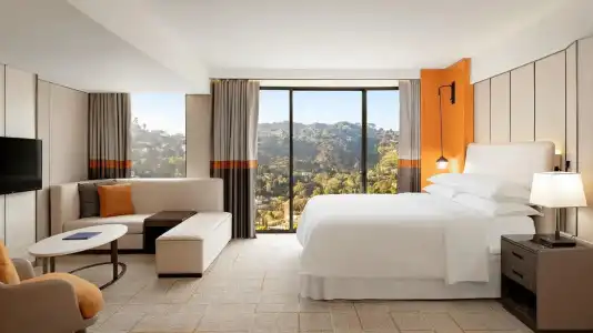 Sheraton Universal - 85