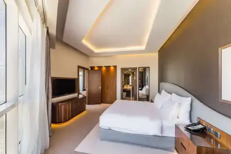 Radisson Blu, Dubai Waterfront - 72