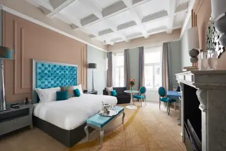 Aria Budapest by Library Collection - 39