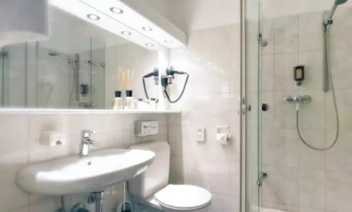 Azenberg Stuttgart, Sure Collection by BW - 54