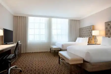 Hilton New Orleans/St. Charles Avenue - 56