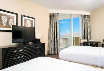 DoubleTree Resort & Spa by Hilton Ocean Point-N. Miami Beach - 35