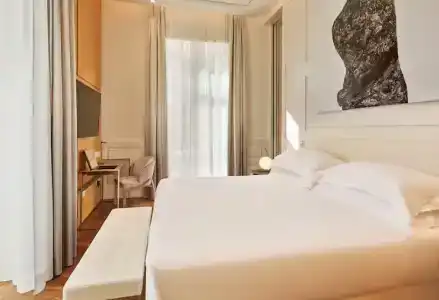 De Bonart Naples, Curio Collection by Hilton - 100