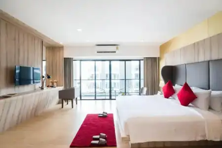 J Pattaya - 3