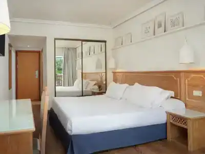 H10 Mediterranean Village - 2