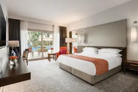 Dusit Thani LakeView Cairo - 43