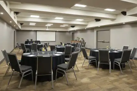 Four Points by Sheraton Windsor Downtown - 22