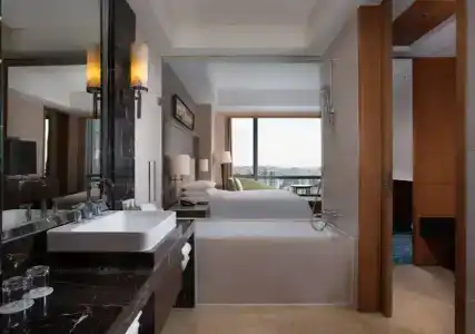 Courtyard by Marriott - 61