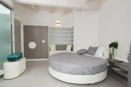 ApartSheila - 36