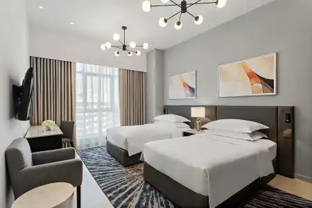 Mövenpick & Apartments Bur Dubai - 5