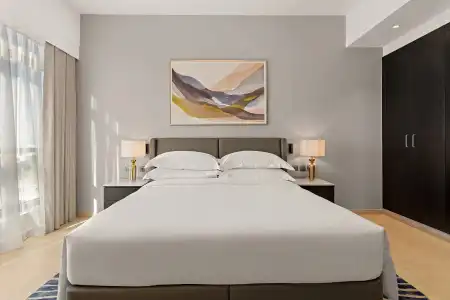 Mövenpick & Apartments Bur Dubai - 59