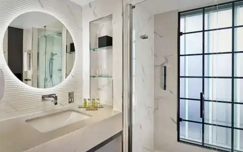 DoubleTree by Hilton London West End - 48