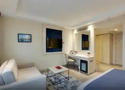 Ramada by Wyndham Old City - 67