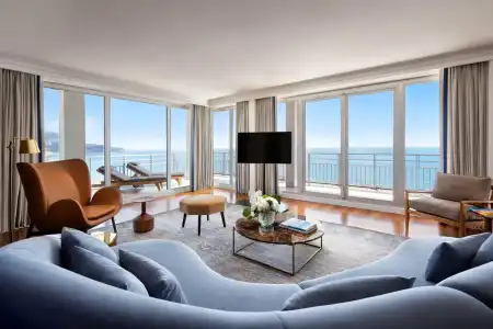 Le Meridien - 82