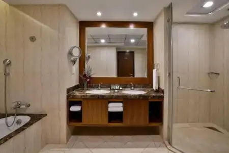 La Suite Dubai & Apartments - 53