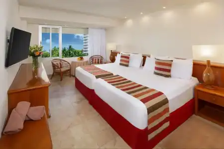 Oasis Palm - 4