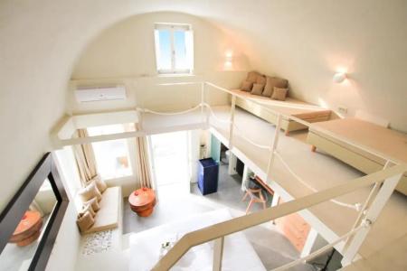 West East Suites - 101