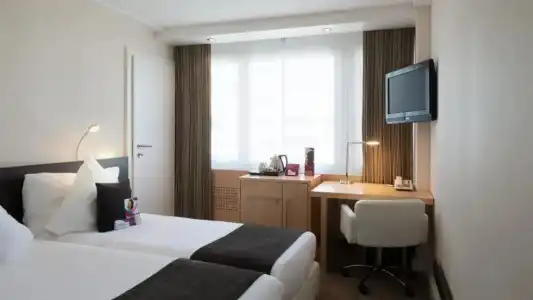 Crowne Plaza Zürich by IHG - 9