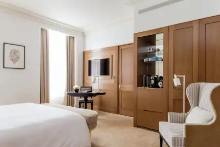 Four Seasons London at Tower Bridge - 42