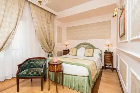 Bernini Palace - 65