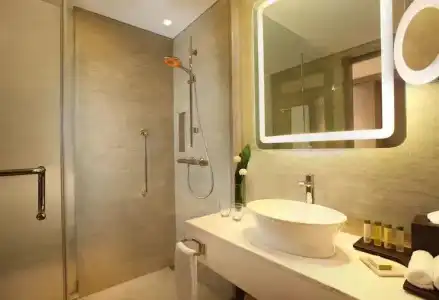 DoubleTree by Hilton Jakarta - Diponegoro - 58