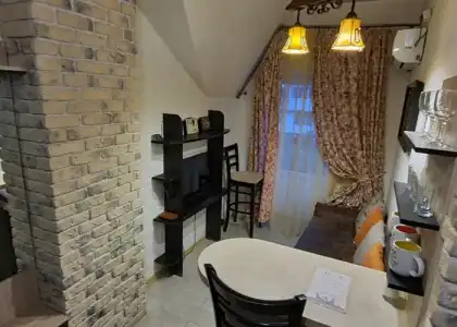 Mini-Glove House - 77