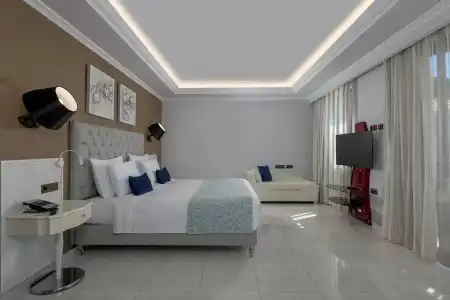 La Marquise Luxury Resort Complex - 98