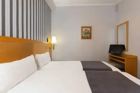 Ripoll Apartments - 9