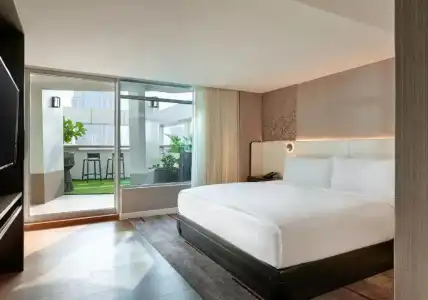 DoubleTree by Hilton Bangkok Ploenchit - 55