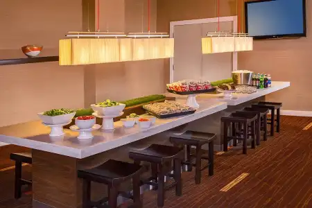 Courtyard by Marriott Arlington Crystal City/Reagan National - 9